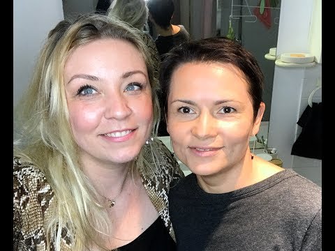 Видео: В ванной с подругой. Журналист и ювелир Евгения Лисичкина.