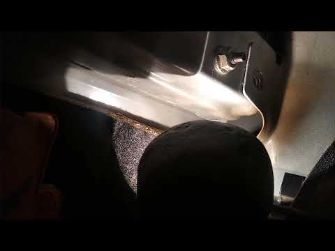 Видео: Средний ролик сдвижной двери Пежо 806, Ситроен Эвазион, Фиат Улисс. Установка