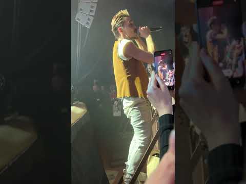 Видео: Дима Билан - Там за рекою лес ( Уфа, 13.10.2022)