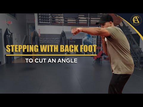 Видео: Шаг задней ногой, чтобы срезать угол