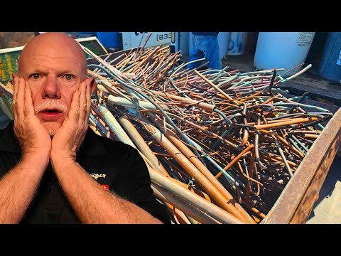 Видео: Драма на свалке металлолома! Огромный груз — сколько стоит?