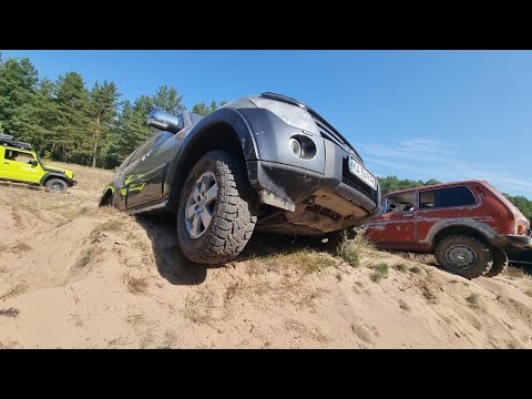 Видео: Нива и стоковые мировые легенды, СОТКА нырнула в болото