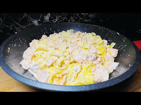 Видео: БЛЮДО ИЗ ХОРОШЕГО ИТАЛЬЯНСКОГО РЕСТОРАНА! Паста фетучини с лососем в сливочном соусе