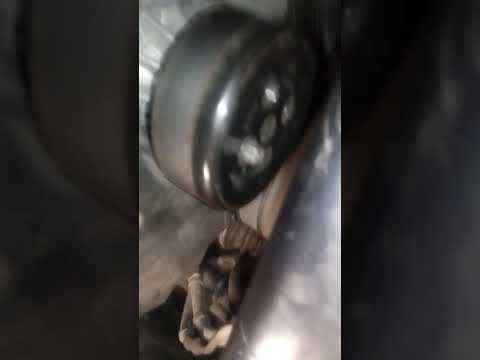 Видео: Как легко натянуть | Ремень генератора | Форд | Фокус Как легко натянуть ремень генератора FORD