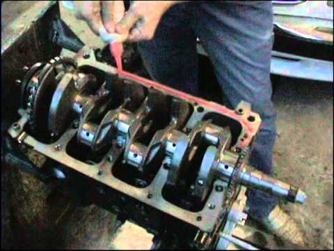 Видео: Продолжение разборки и переборки двигателя  Chrysler