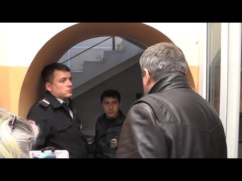 Видео: Полицейские избили и хотели закрыть по 19.3 КоАП журналиста Андреева. Часть 1. Сочи.