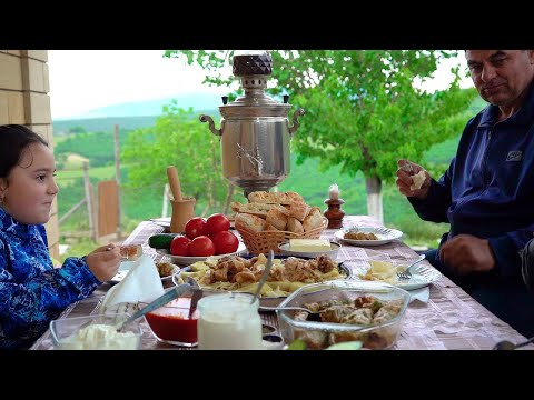 Видео: Готовим Голубцы и Хинкал в бульоне | Жизнь в деревне