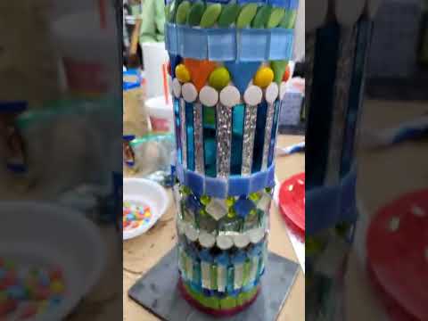 Видео: Мастерская по изготовлению мозаичных садовых столбов