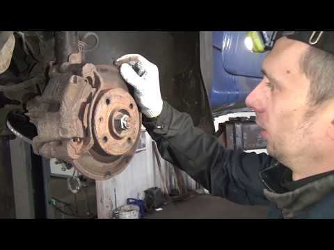 Видео: Peugeot 206 2000г. Замена тормозного диска, колодок. Расслоился тормозной диск.