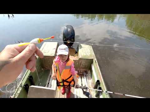 Видео: Рыбалка с Дочерью улёт.)))