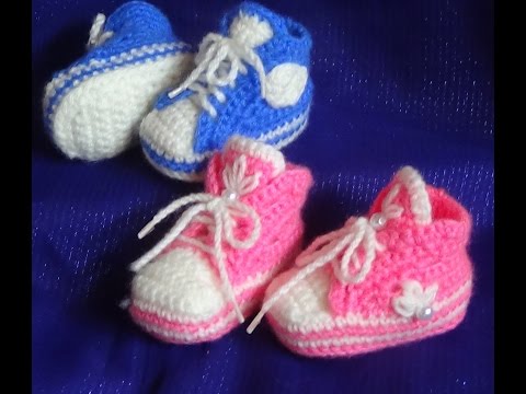 Видео: Как связать пинетки-кеды крючком?
