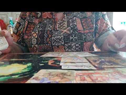 Видео: Гадаем на Крестового Короля