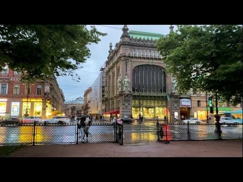 Видео: Walking Tour in St Petersburg 4К №309  Rainy walk in the center