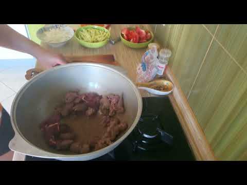 Видео: Тушёная лосятина с картошкой и овощами