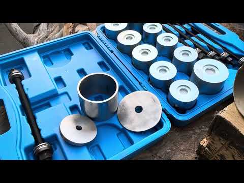 Видео: Замена сайлентблоков переднего подрамника на Шкода Октавия А7