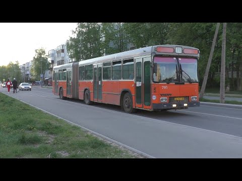 Видео: Движение автобусов во время ремонта Троицкого моста в Пскове