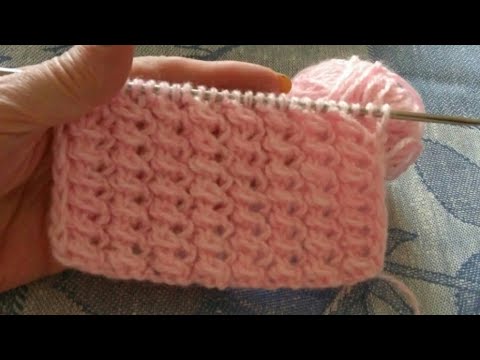 Видео: Красивый, лёгкий, эффектный узор спицами. Всего 3 петли и 2 ряда.