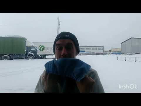 Видео: ДАЛЬНОБОЙ закаляется.Минус25°.Утренние умывания снегом❄️