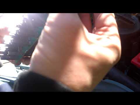 Видео: Блок предохранителей ВАЗ 2105 - 2107 нового образца нет зарядки и причина