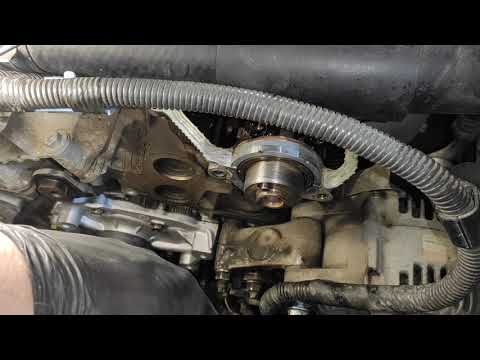 Видео: Toyota Harrier метки ГРМ замена помпы.