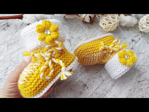 Видео: Пинетки спицами. Простая модель. Knitting Baby booties