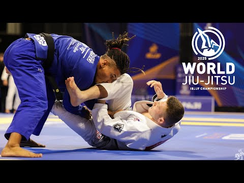 Видео: Мейрам Макуин против Коула Абата / Чемпионат мира 2025