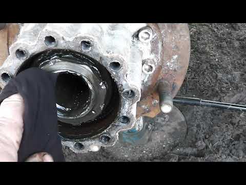 Видео: Замена заднего тормозного диска и подшипников на Мане