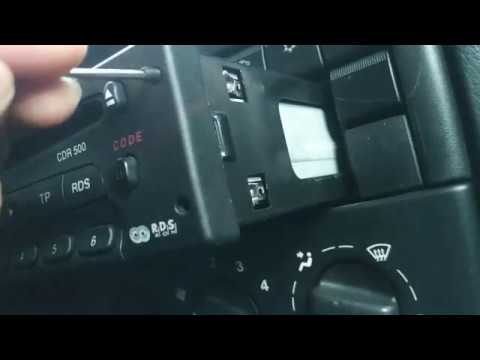 Видео: Как снять магнитолу Опель Вектра Б. Delco cdr 500 d