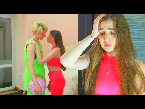 Видео: Најбољи пријатељ уништио је Дианин живот! | Диана је остала сама!