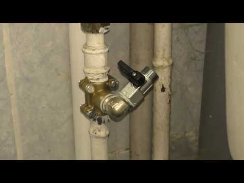 Видео: Как врезать отвод без сварки на метал. трубу для водонагревателя.