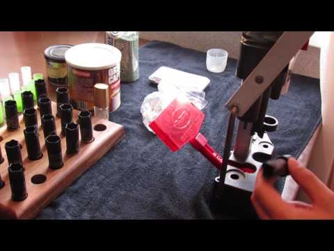 Видео: Заряжаем патроны сами (дисперсант на Нобель Спорт)  / Reloading dispersant use the Nobel Sport