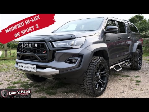 Видео: Модифицированный Toyota Hi-Lux GR Sport 2 2025 года — большие 20-дюймовые легкосплавные диски и ш...