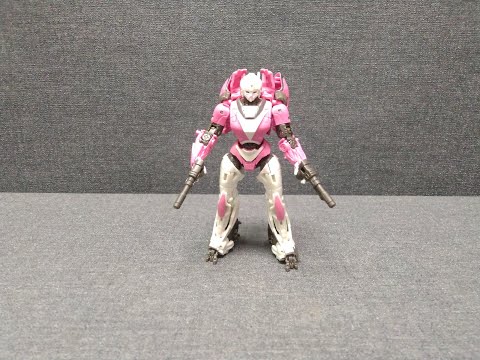 Видео: Обзор трансформера Arcee - Deluxe class - SS-85 - Studio Series. Музей Р-ТФ.