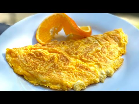 Видео: Омлет с сыром на сковороде 3 минуты. Способ приготовления пышного омлета. Что приготовить на завтрак