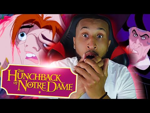 Видео: Потрясающая реакция новичка Disney на «Собор Парижской Богоматери»!