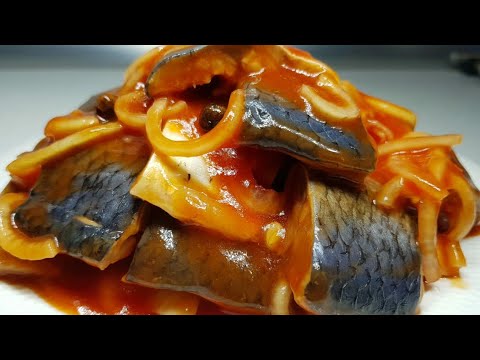 Видео: СЕЛЕДКА СЪЕДАЕТСЯ и МАРИНАД ВЫПИВАЕТСЯ! Жаль, что многие даже и не слышали про такой рецепт!