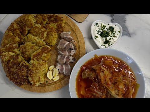 Видео: ЧЕСНОКОВА ГОТОВИТ БОРЩ С САЛОМ И ЧЕСНОКОМ И ДРАНИКИ БЕЗ МУКИ #борщ #сало #драники