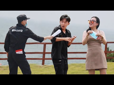 Видео: Когда на улице прохожие без маски видят, что бьют человека, у которого тоже нет маски