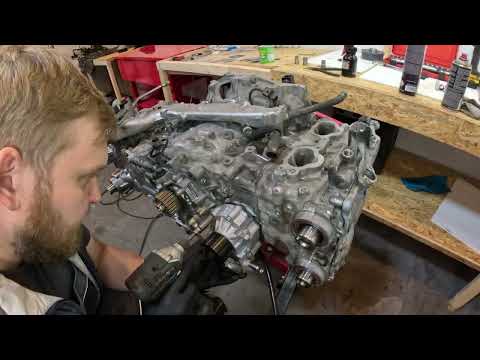 Видео: Subaru Legacy сборка и установка двигателя