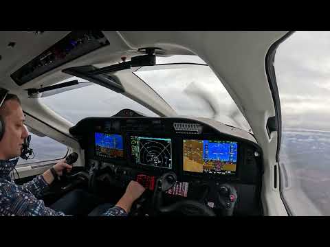 Видео: Вид из кабины самолета TBM 960 из Редмонда, штат Орегон (KRDM), в Сан-Хосе, штат Калифорния (KSJC...