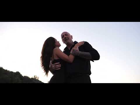 Видео: Павароти (Pavaroti) - Константин Кацаров (Ренегат)