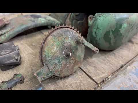 Видео: У меня в гараже сокровище 2,5 мотоцикла Иж 350. Обзор старинного Мото перед реставрацией