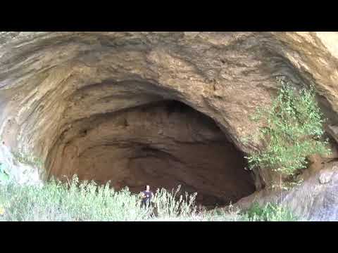 Видео: Петрушка пећина у селу Забрега