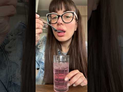 Видео: Ледовое #асмр 🧊🥶😅 кто-нибудь ещё так делает? Я просто обожаю хрумкать лёд…