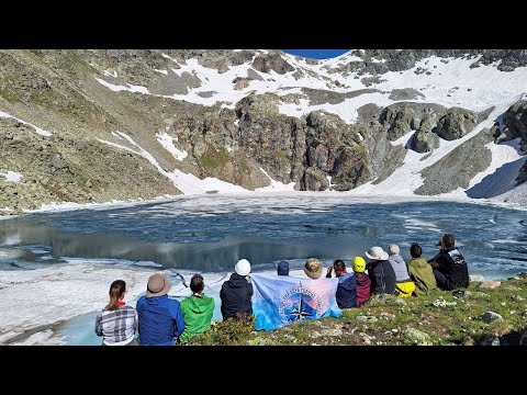 Видео: Параллельный поход 1 и 2 категории сложности Архыз-Домбай турклуба "Серпантин"