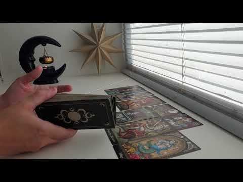 Видео: ЛЮБОВНЫЙ ТРЕУГОЛЬНИК 💯 ОТВЕТ У ТАРО 🧚🃏🔮