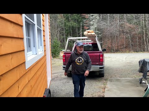 Видео: Строим крошечный домик, наконец-то добрались до сосны!