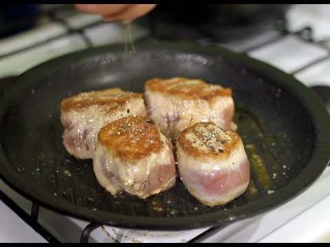 Видео: Стейк из свинины с горчичным соусом и гарниром