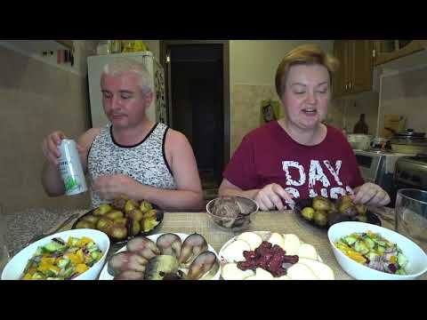 Видео: Мукбанг ПИЩА БОГОВ 🤤 на ужин 🐟🍲🍄🍺 Скумбрия, жареная картошка, грузди, салат и пиво