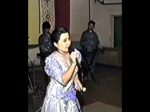 Видео: ЮЛДУЗ УСМАНОВА 1989 г. ПОЕТ ТАДЖИКСКУЮ ПЕСНЮ "ШАБ БА ХАЙР"